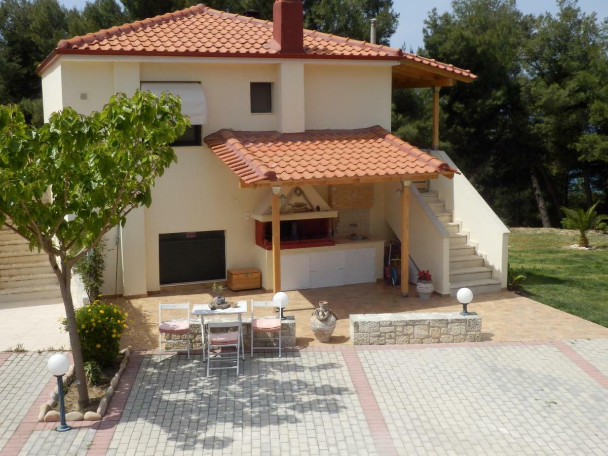 Villa Chris Посиди Екстериор снимка